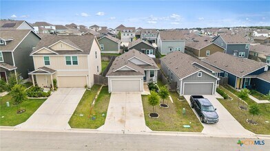 217 Barbary Coast Ln in Jarrell, TX - Building Photo - Building Photo