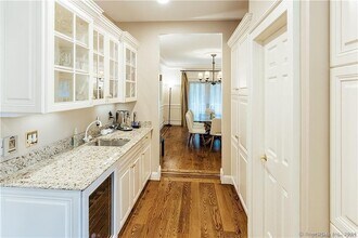47 Greenwood Ave in Darien, CT - Building Photo - Building Photo