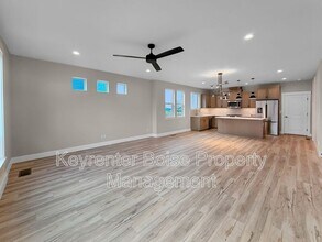 6234 N Holly Spgs Ln in Eagle, ID - Building Photo - Building Photo