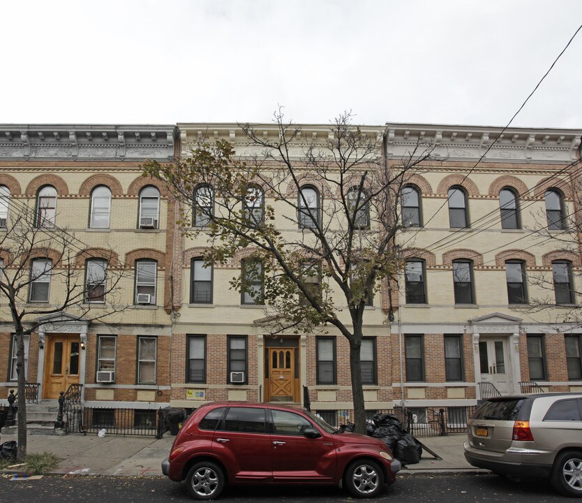 1865 Madison St in Flushing, NY - Building Photo