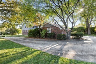 1331 Armstrong Rd in Bethlehem, PA - Building Photo - Building Photo