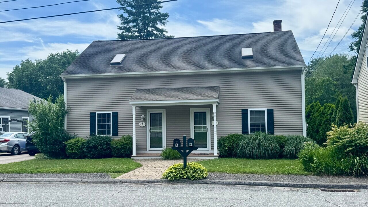 4 River St in Griswold, CT - Building Photo