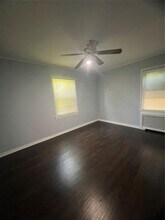 54 Greenway E in Manhasset Hills, NY - Building Photo - Building Photo