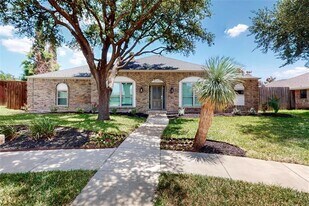 2260 Valley Mill in Carrollton, TX - Building Photo