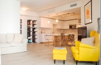 999 SW 1st Ave, Unit 2701 in Miami, FL - Building Photo - Building Photo