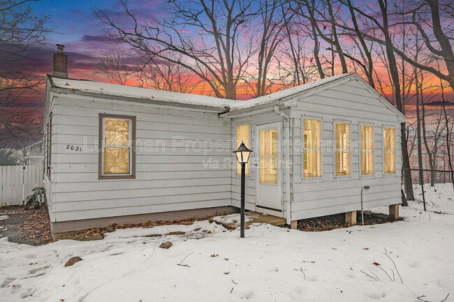 2021 Academy St in Kalamazoo, MI - Building Photo - Building Photo