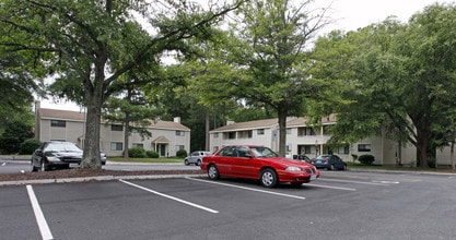 The Crossings at Bramblewood in Richmond, VA - Foto de edificio - Building Photo