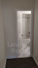 313 Highland Ave in Pitcairn, PA - Building Photo - Building Photo