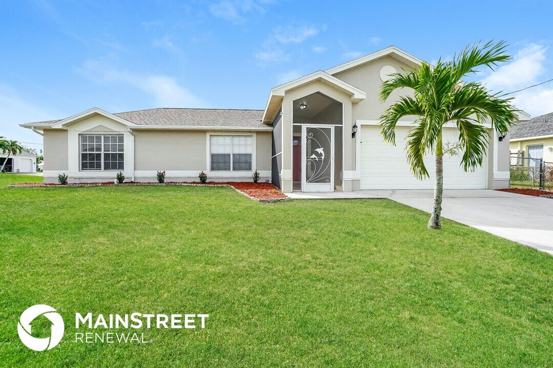 1400 NW 2nd St in Cape Coral, FL - Building Photo