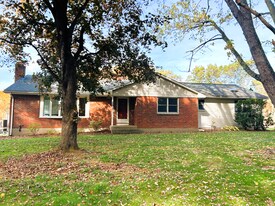 39 Jackson St in Avon, CT - Building Photo