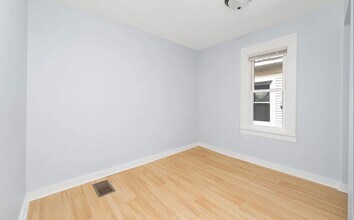 1044 Muskegon Ave NW in Grand Rapids, MI - Building Photo - Building Photo