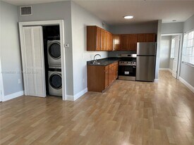 1360 Collins Ave in Miami Beach, FL - Building Photo