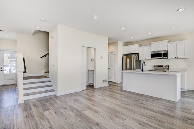 2485 Cedarwood Ln in River Falls, WI - Foto de edificio - Building Photo