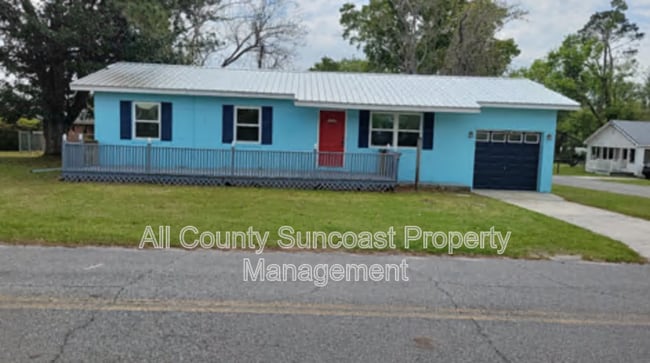 208 NE Rowena St in Madison, FL - Building Photo - Building Photo