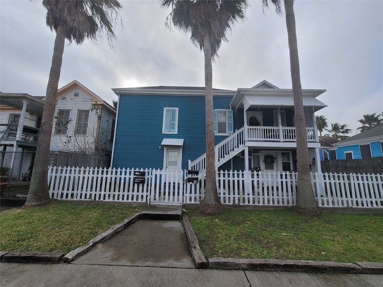 1623 Ursuline St, Unit 2 in Galveston, TX - Building Photo