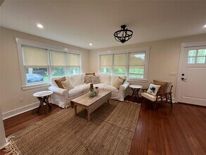 7 Halsey Ave in East Quogue, NY - Building Photo - Building Photo