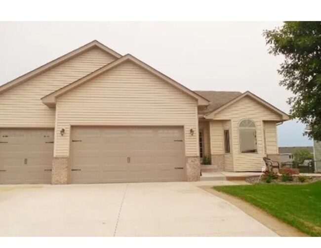 property at 11425 73rd St NE