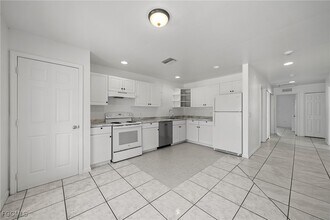 4735 30th St SW in Lehigh Acres, FL - Building Photo - Building Photo