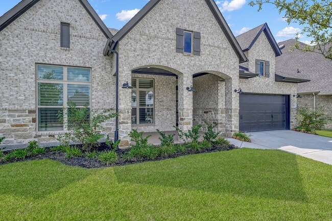 property at 32336 Noble Crk Dr