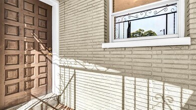 5609 Golden Dr in Tampa, FL - Building Photo - Building Photo