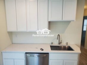 W169N9081 Goode Ave in Menomonee Falls, WI - Building Photo - Building Photo