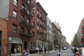 240 Mulberry St in New York, NY - Building Photo - Building Photo