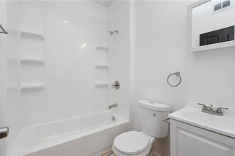 7711 Westmoreland Ave in Pittsburgh, PA - Building Photo - Building Photo