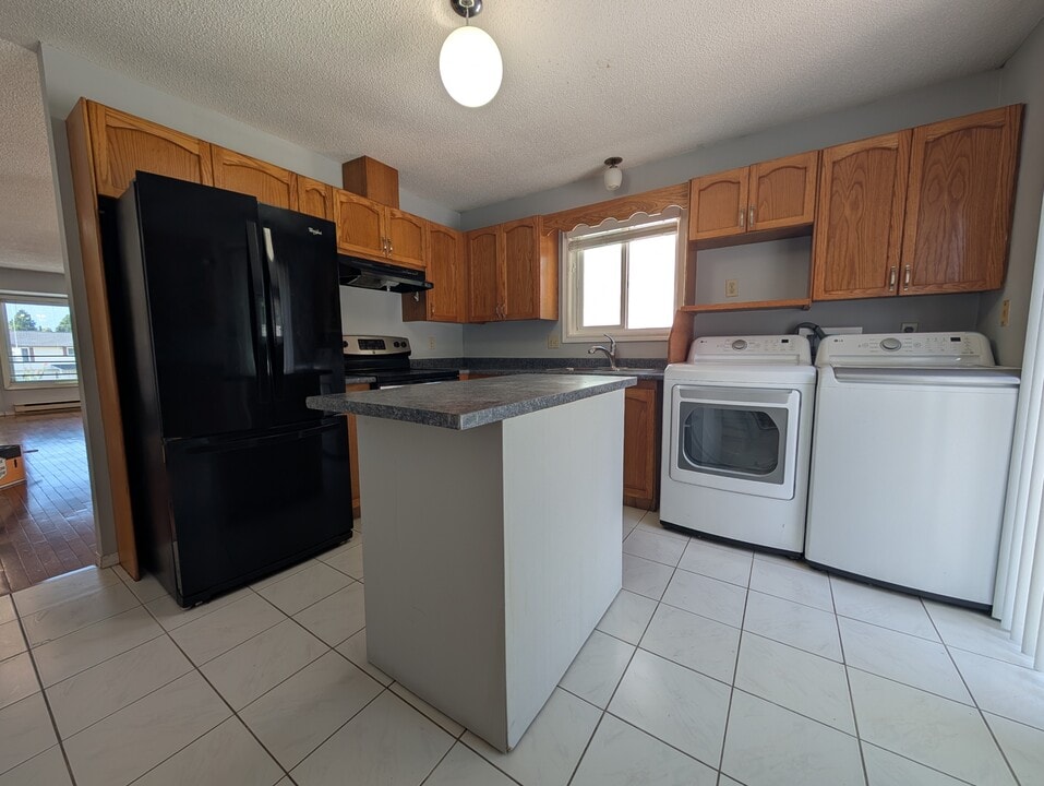 9530 Northview St in Chilliwack, BC - Building Photo