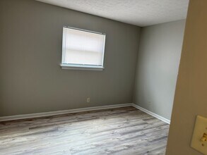 3104-3112 Springfield Dr in Louisville, KY - Building Photo - Building Photo