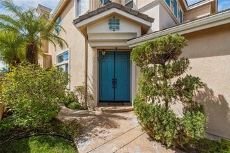 5643 Willowmere Ln in San Diego, CA - Foto de edificio - Building Photo