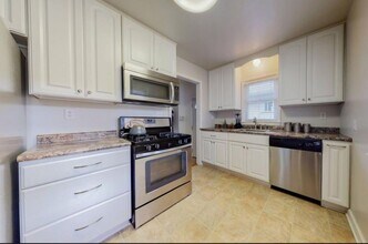 3738 Standish Ave in Minneapolis, MN - Building Photo - Building Photo