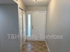 1566 Brookfield Cir in Franklin, IN - Building Photo - Building Photo