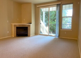 16125 Juanita Woodinville Way NE in Bothell, WA - Building Photo - Building Photo