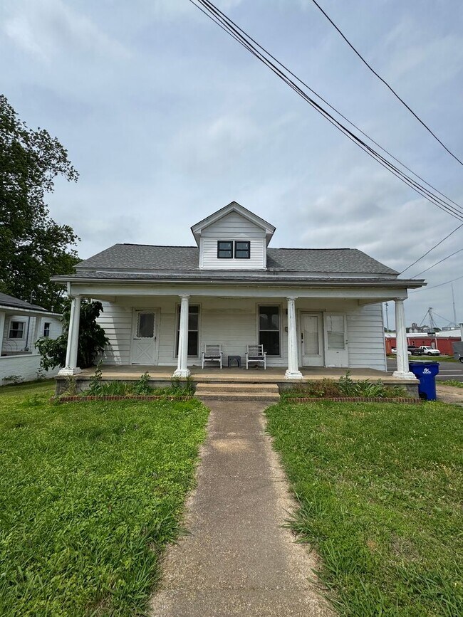 property at 121 Oxford St