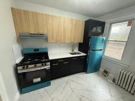 539 Scotland Rd, Unit 2 in Orange, NJ - Building Photo