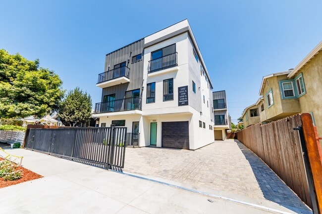 1332 Tamarind Ave in Los Angeles, CA - Building Photo - Building Photo
