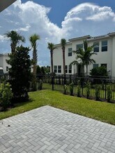 16464 Helix Ct in Westlake, FL - Building Photo - Building Photo