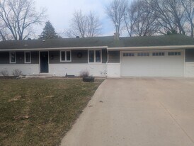 155 Harrington Dr in Long Lake, MN - Building Photo