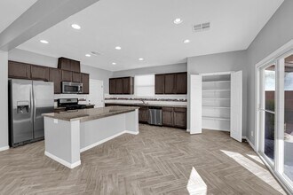 8809 Teton View Rd in Las Vegas, NV - Building Photo - Building Photo