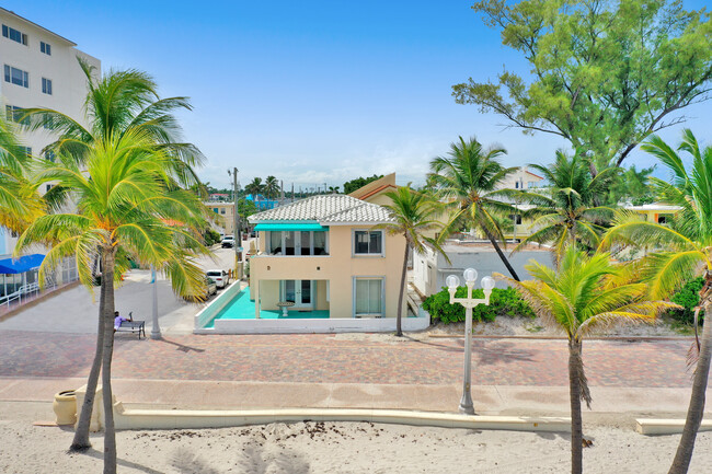 301 Oregon St in Hollywood, FL - Building Photo - Building Photo