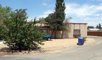 12725 Navajo Pl Apartamentos