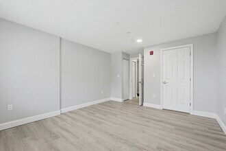 212 Franklin Crossing Rd in Franklin, MA - Building Photo - Building Photo