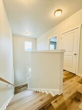 2434 Leonard Ln in Lebanon, OR - Building Photo - Building Photo