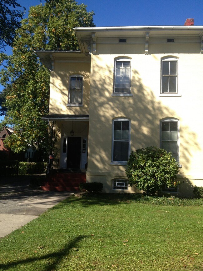 530 E 6th St Rentals in Erie, PA