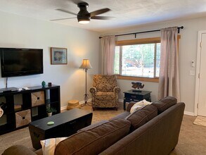 6186 Chia Ave in Twentynine Palms, CA - Building Photo - Building Photo