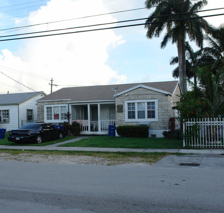1309 NE 110th Ter in Miami, FL - Foto de edificio