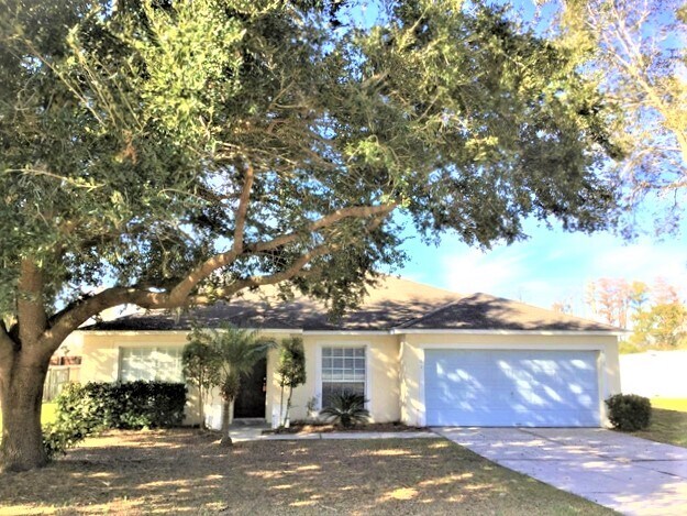 1461 Whooping Dr in Groveland, FL - Building Photo