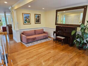 19 Lawndale St in Belmont, MA - Building Photo - Building Photo