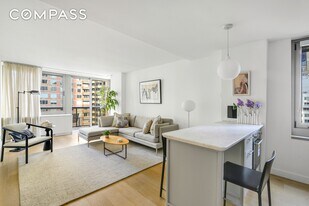 234 E 46th St in New York, NY - Building Photo