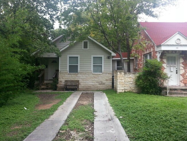 property at 818 E 30th St